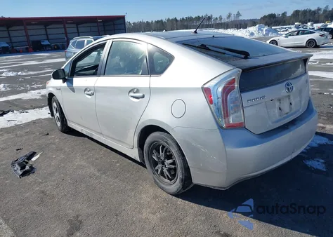 2015 Toyota Prius Two z USA, uszkodzony, nr VIN JTDKN3DU6F0457462